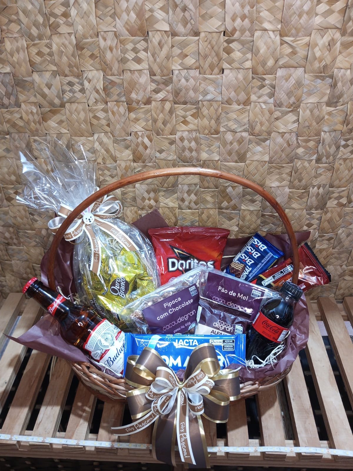 CESTA PASCOA BUDWEISER