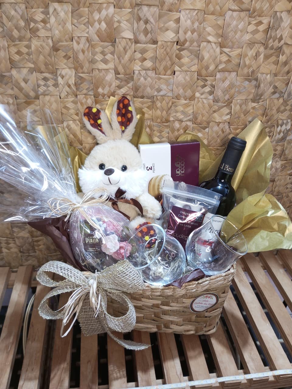 CESTA PASCOA VINHO